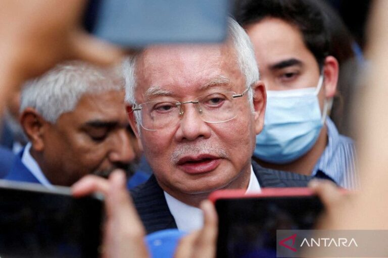 Mantan PM Najib Razak Masuk RS Usai Mengeluh Sakit di Penjara