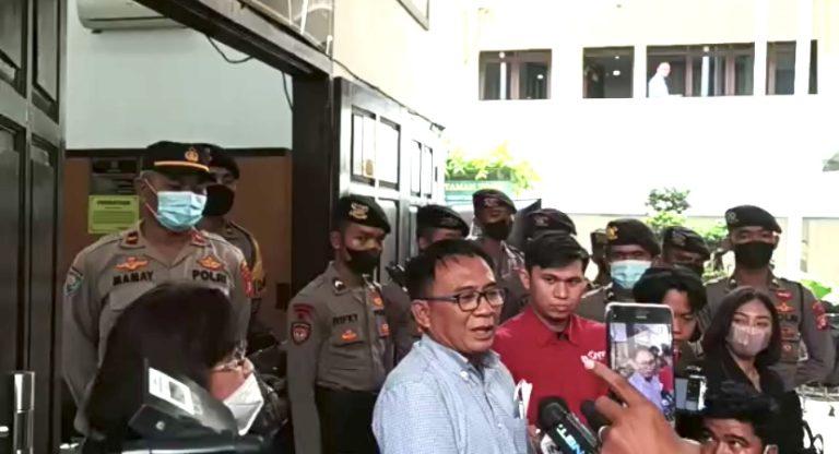 Keluarga Ferdy Sambo Hadir di Pengadilan Beri Dukungan