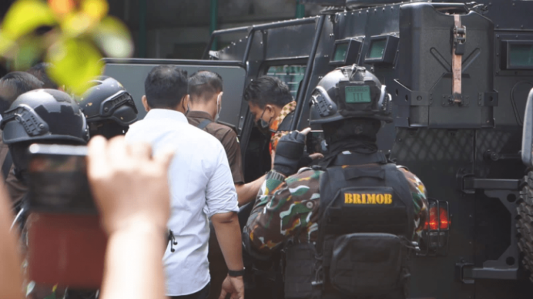 Sadisnya Ferdy Sambo, Brigadir J Mengerang Kesakitan Masih Ditembak dari Belakang