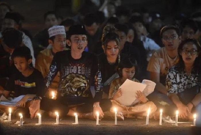 Peringati 40 Hari Tragedi Kanjuruhan, Arema FC bersama Aremania Gelar Doa Bersama