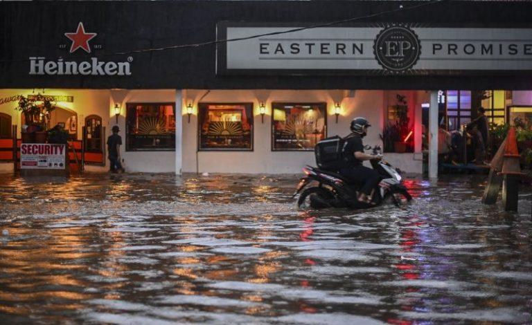 BPBD: Banjir Jakarta Masih Terjadi di Sembilan RT, Ratusan Warga  Mengungsi