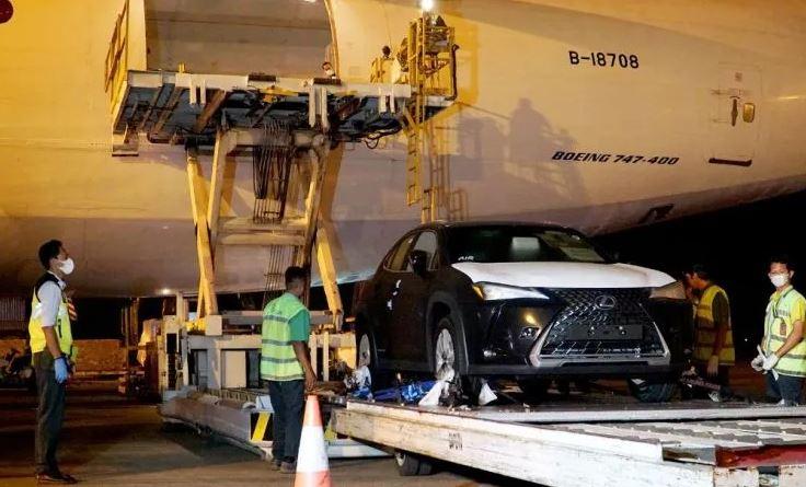 Jelang G20, Toyota Kirim Langsung Lexus UX-300e dari Jepang