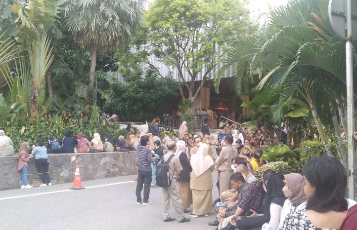 Gempa Cianjur, PNS Balaikota Turun dari Lantai 18 Melalui Tangga Darurat