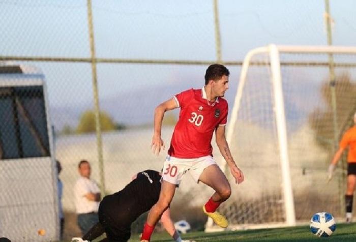 Iwan  Bule Terkesan dengan Debut Ivar Jenner dan Justin Hubner