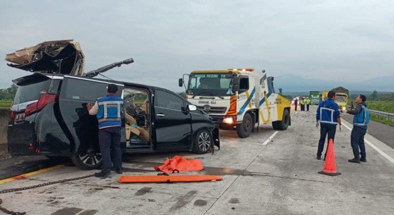 Tabrak Truk, Tiga Penumpang Alphard Tewas di Jalan Tol Semarang-Solo, Ini Identitasnya