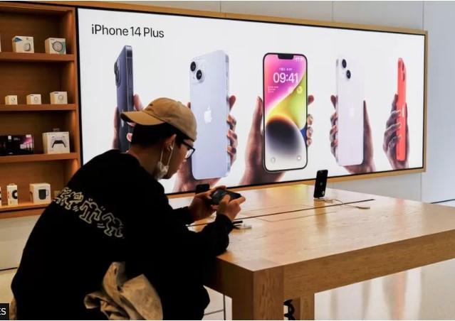 Pabrik iPhone Lakukan Penawaran untuk Rekrut Pegawai Baru