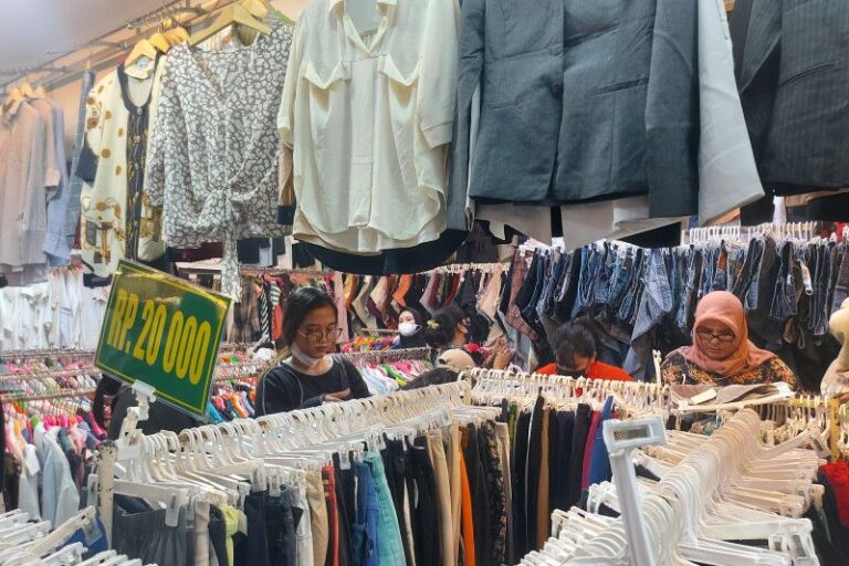 Bingung Liburan Kemana, Berburu Thrifting Bisa Jadi Pilihan