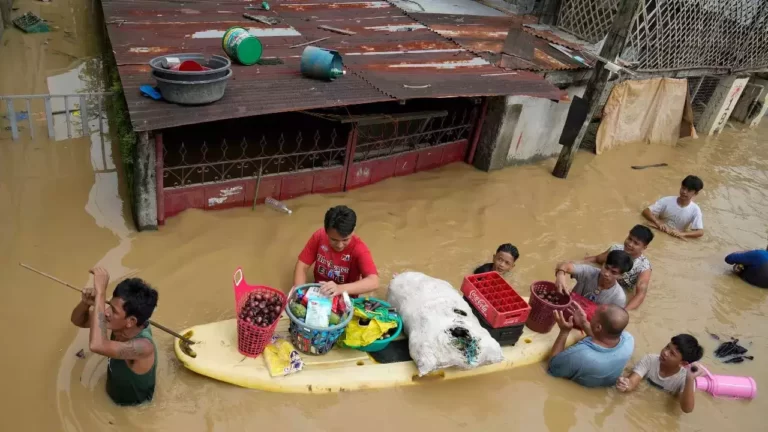 Usai Banjir, Warga Filipina Hadapi Tanah Longsor saat Liburan Natal