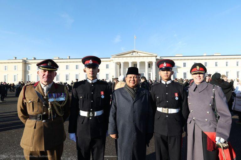 Menhan Prabowo Hadiri Kelulusan Dua Taruna Indonesia Pertama di RMAS Inggris