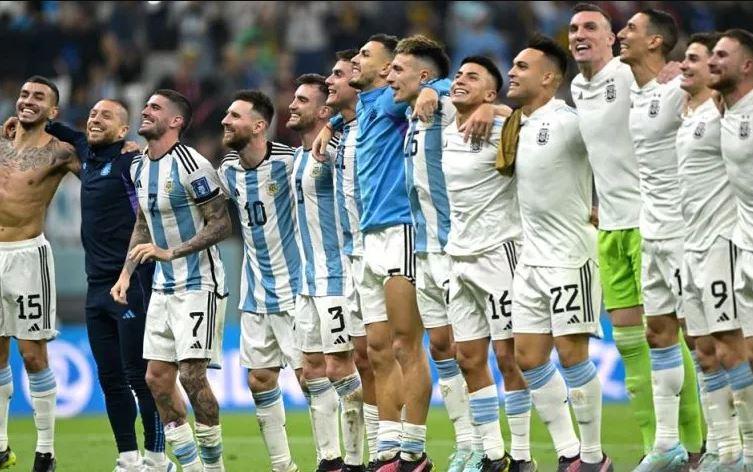 Argentina Melangkah ke Final, Messi Selangkah Lagi Angkat Trofi