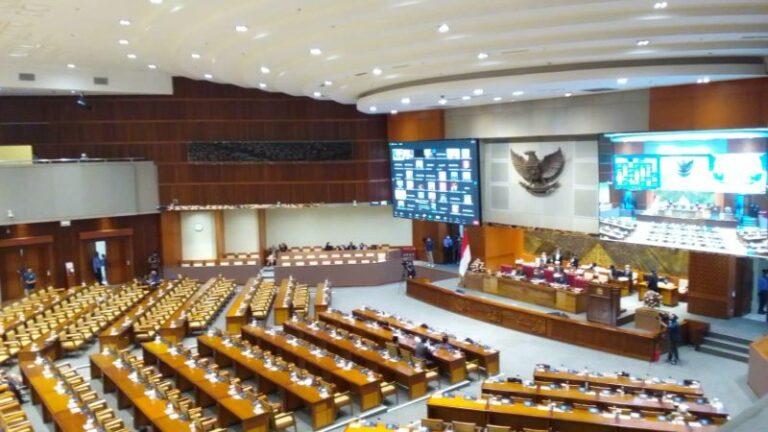 Pakar Hukum Sebut Ada Tiga Alasan Pemerintah Cabut Perpu Cipta Kerja