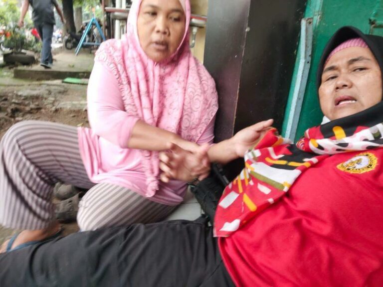 Seorang Warga Sipil Terkena Ledakan Bom di Polsek Astana Anyar, Bandung