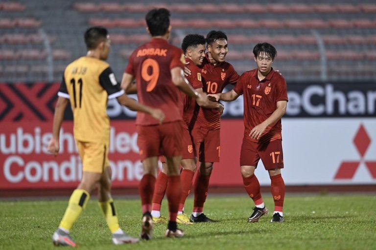 Klasemen Piala AFF: Thailand Puncaki Grup A, Dibuntuti Kamboja