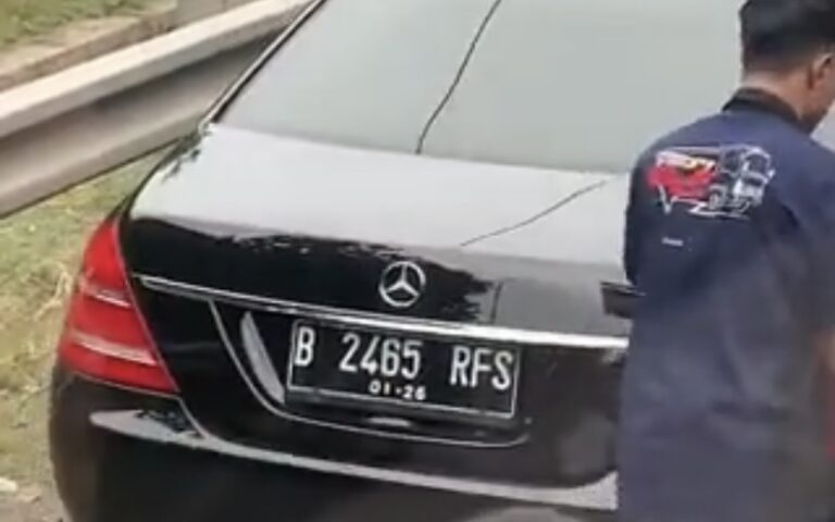 Polisi: Pengendara Mobil Plat RFS yang Acungkan Senjata Dipastikan Warga Sipil