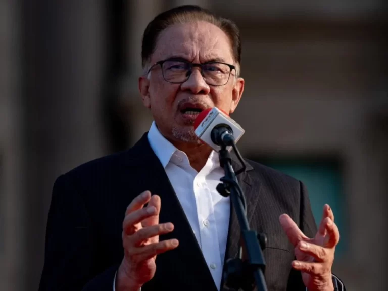 Anwar Minta PNS Malaysia Lebih Berani Speak Up