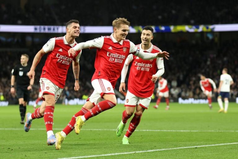 Arsenal Kembali Rebut Puncak Klasemen