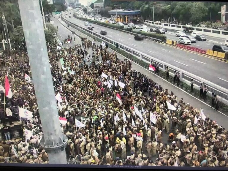 Gedung DPR Didemo Perangkat Desa, Polisi Siapkan Pengamanan