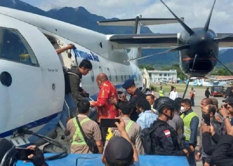 Pascapenangkapan Lukas Enembe, Satu Warga Meninggal Dunia Saat Kericuhan di Bandara