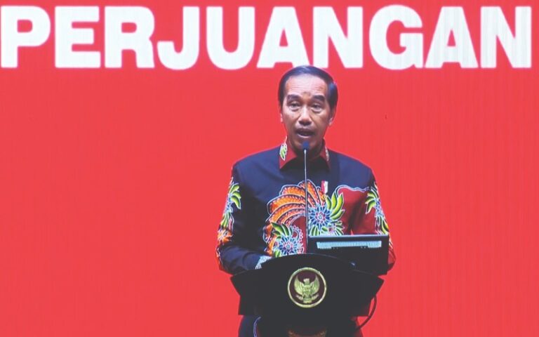 Jokowi Paparkan Kondisi Ekonomi Global di HUT PDIP