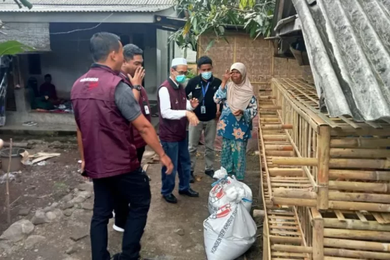 Ibu Mawar Jadi Sorotan karena “Ngemis Online” Live Tiktok, Pemerintah Berikan BantuanÃ‚Â 