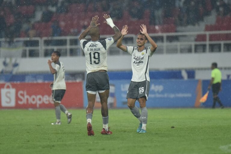 Liga 1: Geser Persija, Persib Kembali ke Posisi Puncak