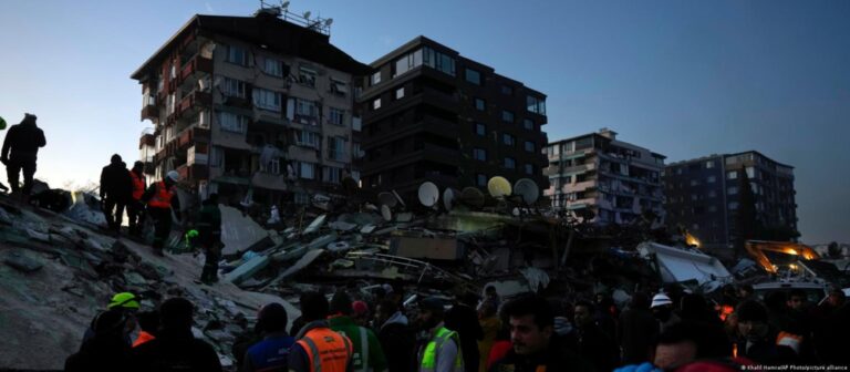 Bertambah, Korban Tewas Gempa Turki dan Suriah Capai 15.000