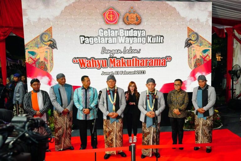 Gelar Wayang Kulit, Kapolri: Perkuat Sinergitas TNI-Polri