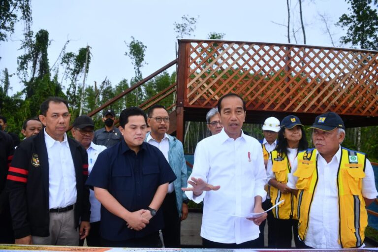 Jokowi: Revitalisasi Stadion Kanjuruhan Masih dalam Pembahasan