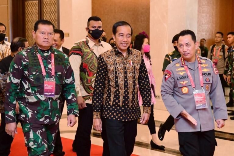 Arahan Jokowi ke Pimpinan TNI-Polri: Samakan Visi Kalian untuk Pembagian Tugas