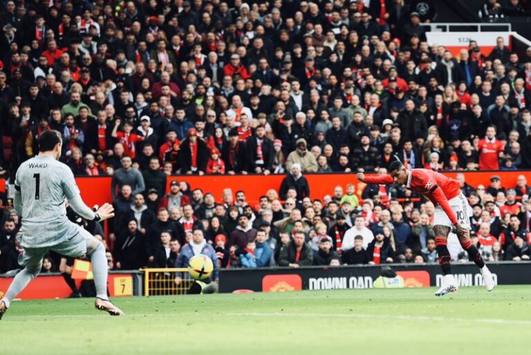 MU Tekuk Leicester Tiga Gol Tanpa Balas di Old Trafford