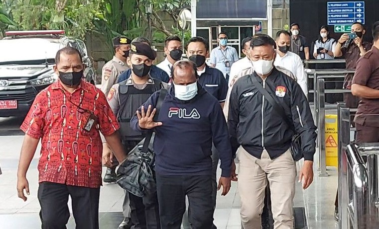 KPK Perpanjang Penahanan Bupati Mamberamo Tengah Nonaktif