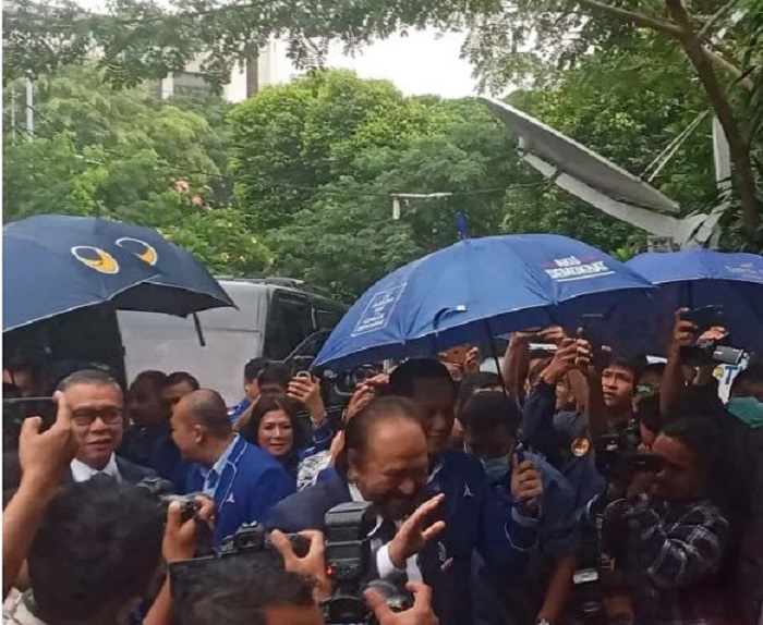 Tiba di Demokrat, Surya Paloh Disambut Agus Harimurti Yudhoyono