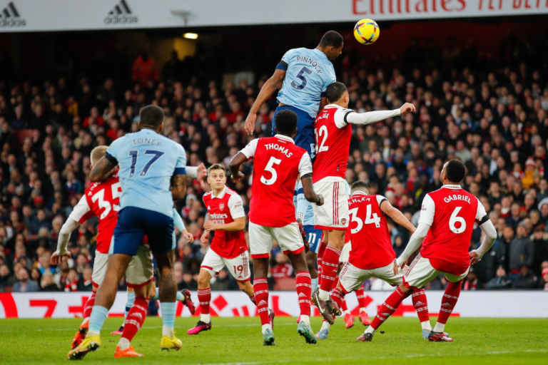 Arsenal Diganjal Brentford di Emirates Stadium