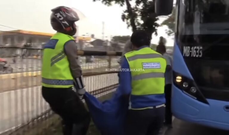 Pengemudi Motor Tewas Tertabrak Bus Transjakarta di Cempaka Putih