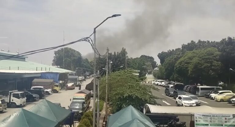 Kebakaran Gudang Indogrosir di Cipinang, 105 Personel Damkar Dikerahkan