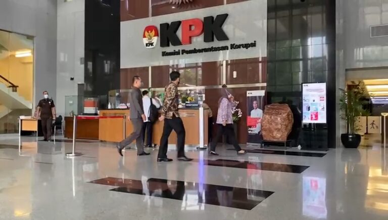 Kepala Kantor Pajak Jaktim Wahono Saputro Penuhi Panggilan KPK Terkait Kepemilikan Saham