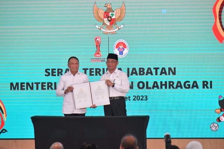 Resmi, Muhadjir Effendy Terima Jabatan Plt Menpora dari Zainudin Amali