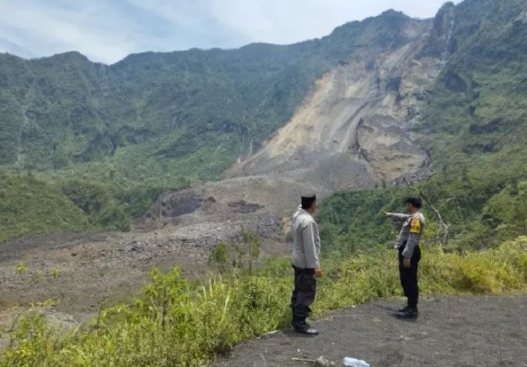 Tanah Longsor Kembali Terjadi di Kawasan Perhutani Gunung Galunggung, Tasikmalaya