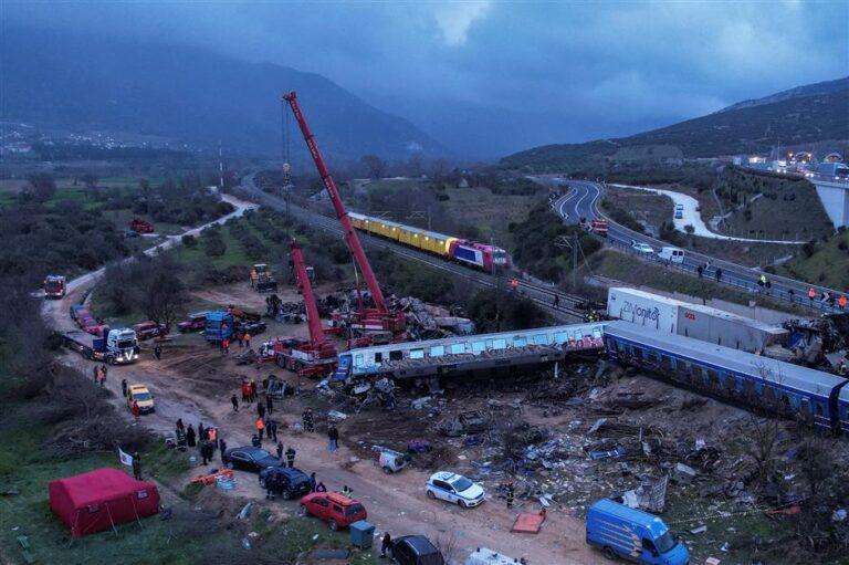 Penumpang Ceritakan Detik-detik Tabrakan Kereta Maut Yunani