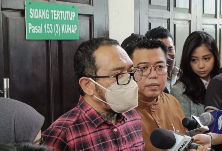 Hadiri Sidang Terdakwa AG, Ayah David: Tak Ada Kata Mundur!