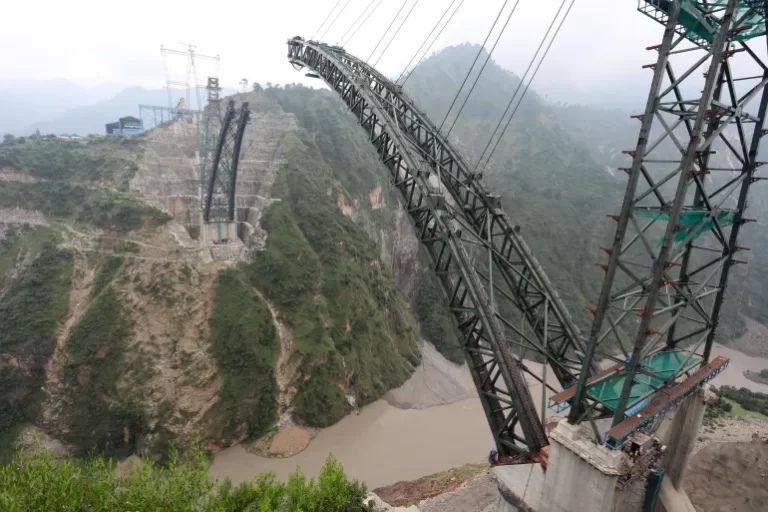 Keren! Kashmir Bakal Punya Jembatan Kereta Tertinggi di Dunia