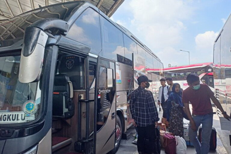 Sejumlah Bus Tak Layak Jalan Ditemukan di Terminal Pulo Gebang