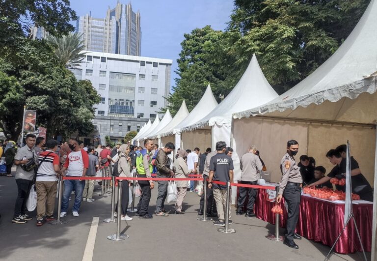 Sambut Ramadhan, Polda Metro Gelar Pasar Murah Bantu Masyarakat