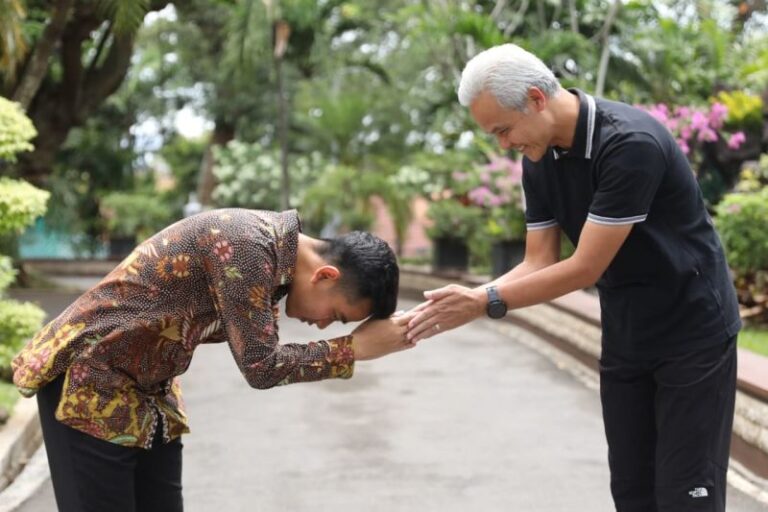 Bertemu Ganjar Pranowo, Gibran: Gak Bahas Piala Dunia U-20