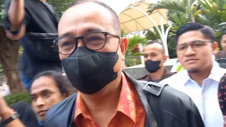 Usai Diperiksa sebagai Tersangka, Rafael Alun Akan Ditahan KPK?