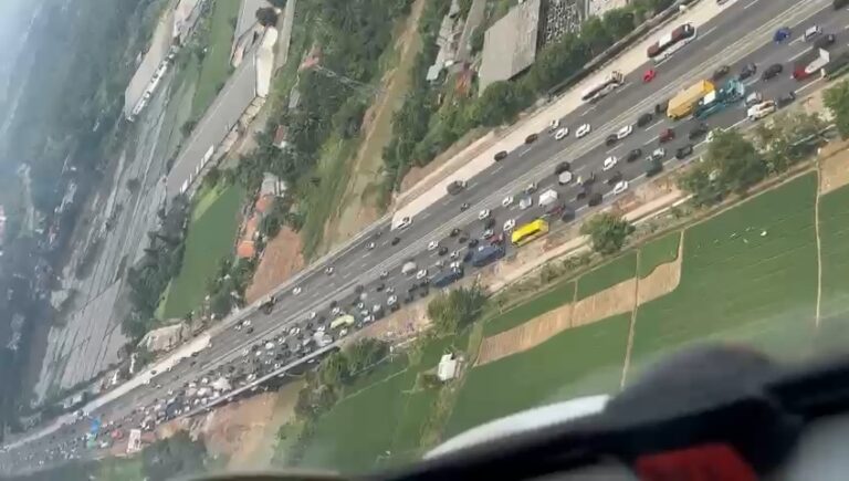 Macet Panjang, Tol MBZ Diberlakukan Buka Tutup