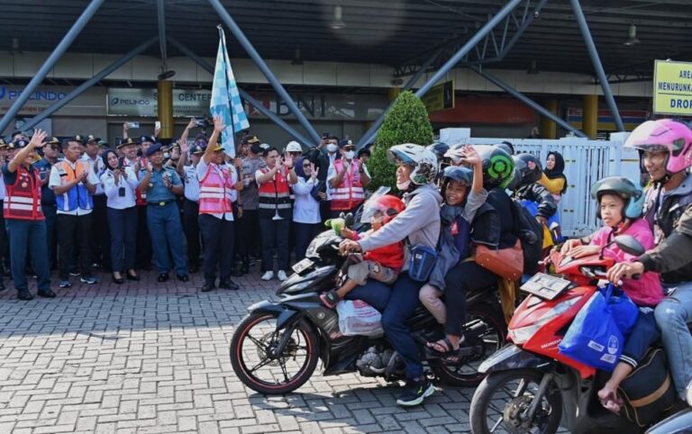 Peserta Mudik Gratis Kapal Laut Tiba Kembali di Jakarta