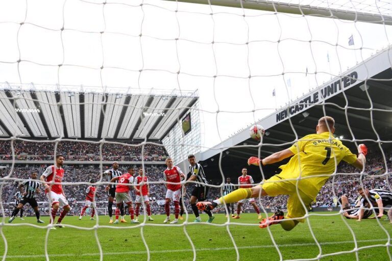 Arsenal Pangkas Jarak dengan City usai Bungkam Newcastle