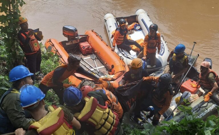 Anak Hanyut di Selokan Pamulang Ditemukan Tewas