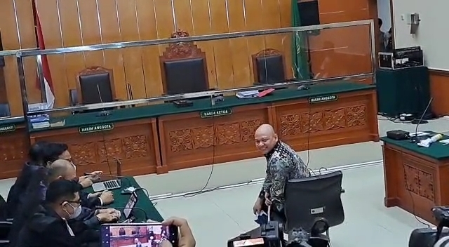 Hari Ini, Teddy Minahasa Jalani Sidang Kode Etik